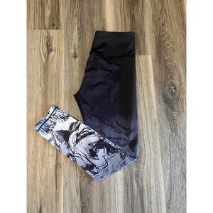 Zyia activewear black abstract floral ombré size Medium EE